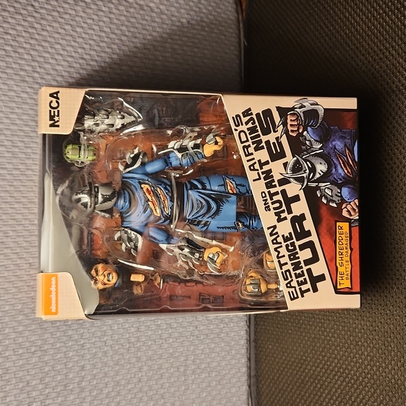 Eastman & Laird Teenage Mutant Ninja Turtles Battle Damaged Shredder Figure - Picture 1 of 3